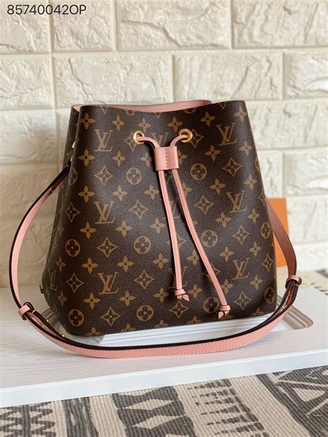 louis vuitton bucket bag pink